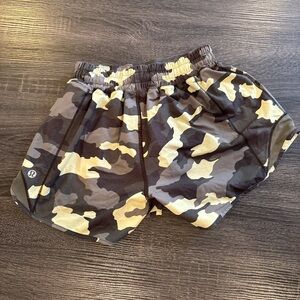 Lululemon Athletica Camo Shorts in Green and Gray 2 Tall- excellent condition